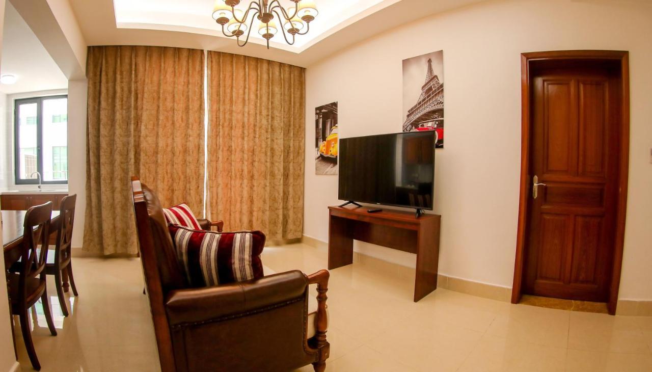 Lark Hotel Dar es Salaam Exterior foto