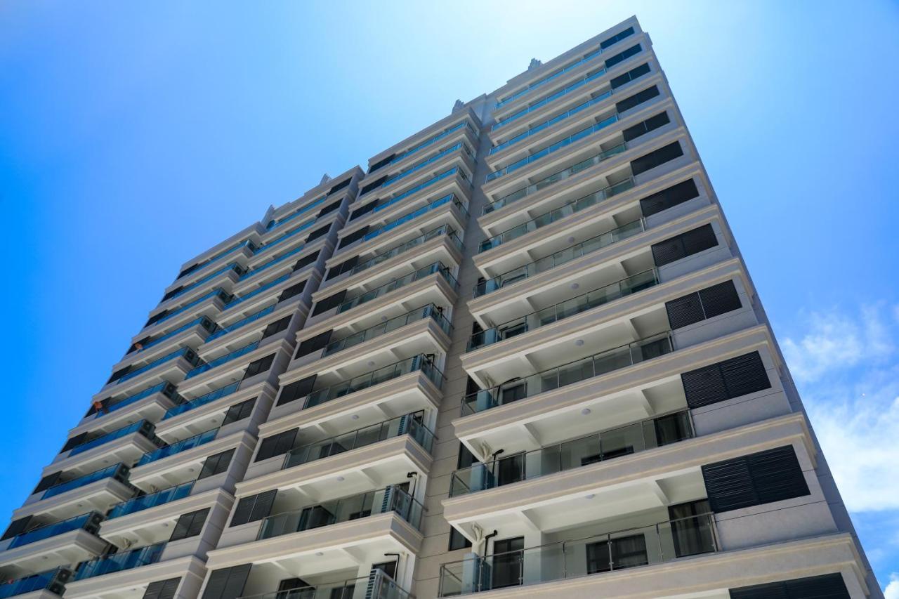 Lark Hotel Dar es Salaam Exterior foto