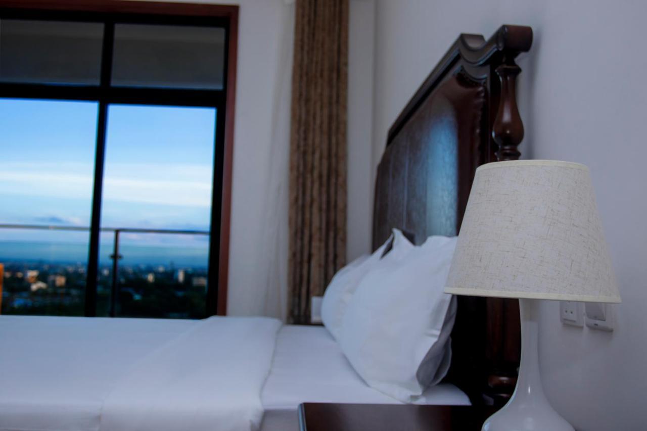 Lark Hotel Dar es Salaam Exterior foto